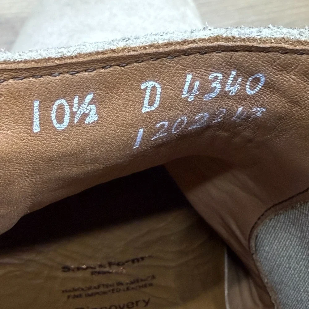 Allen Edmonds Discovery Chelsea Boots 10.5 D Parchment Extra Lite Lug Old Money